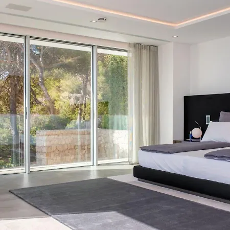 Villa Altavista With Infinity Pool And Views
